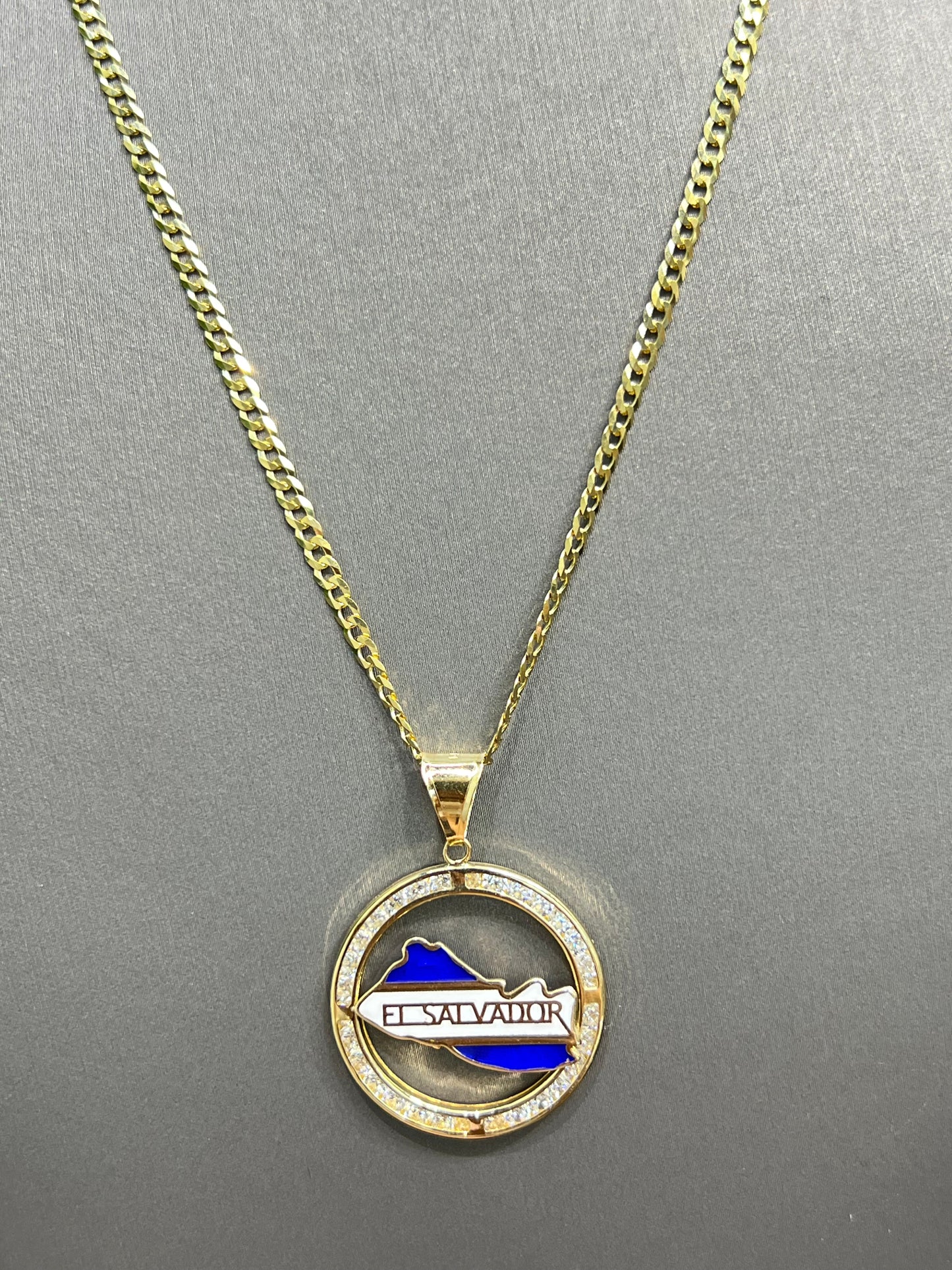 988- 14K El Salvador Flag Round Pendant (W.G)
