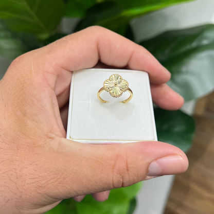 1165- NEW 14K Gold Trebol Women’s Ring (11.5mm)W.G