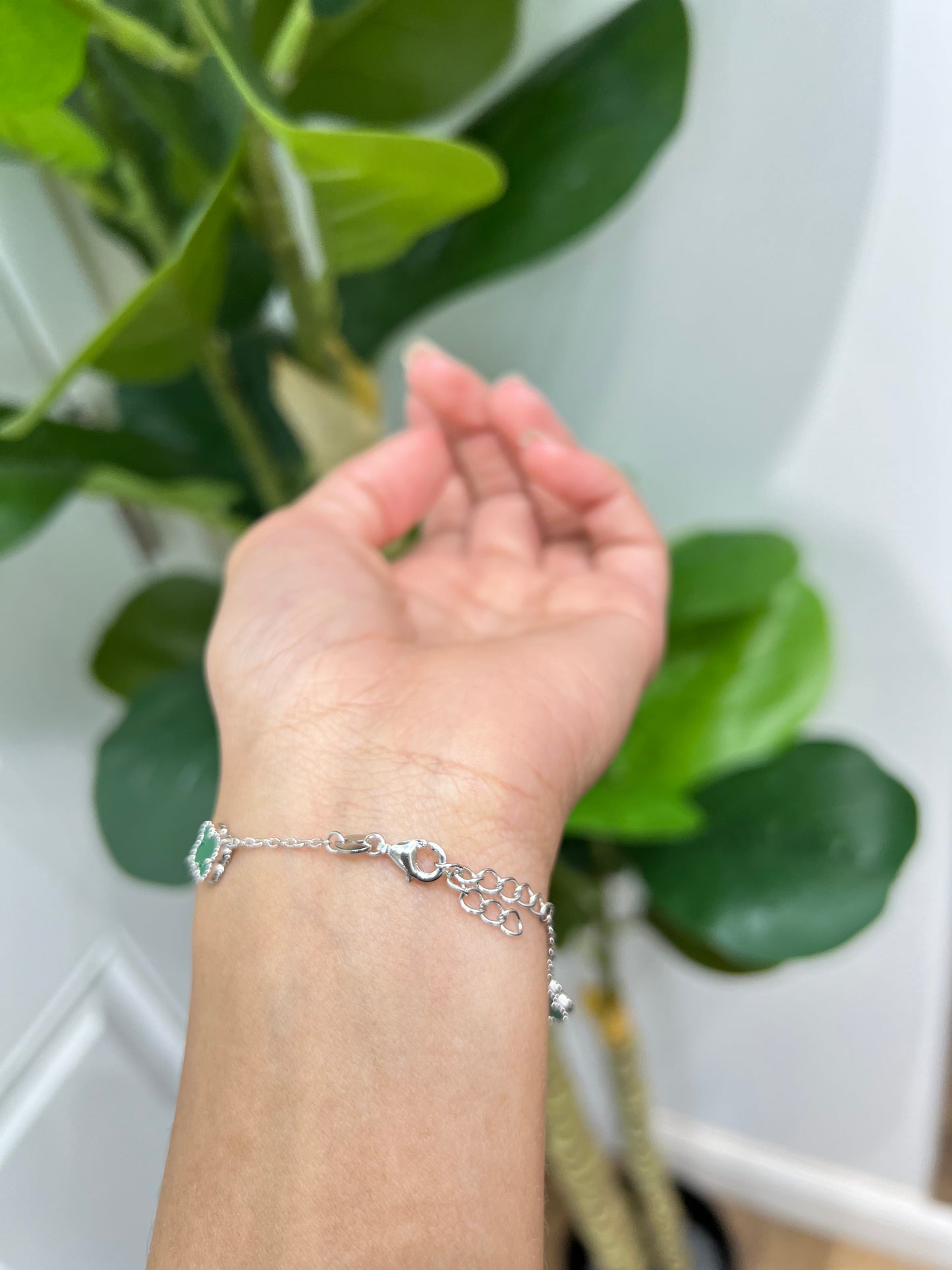 S662-NEW .925 Sterling Silver Green Trebol Bracelet W.G
