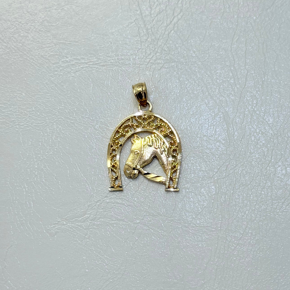 1857- NEW 14K Horse Head With Horseshoe Frame Pendant W.G