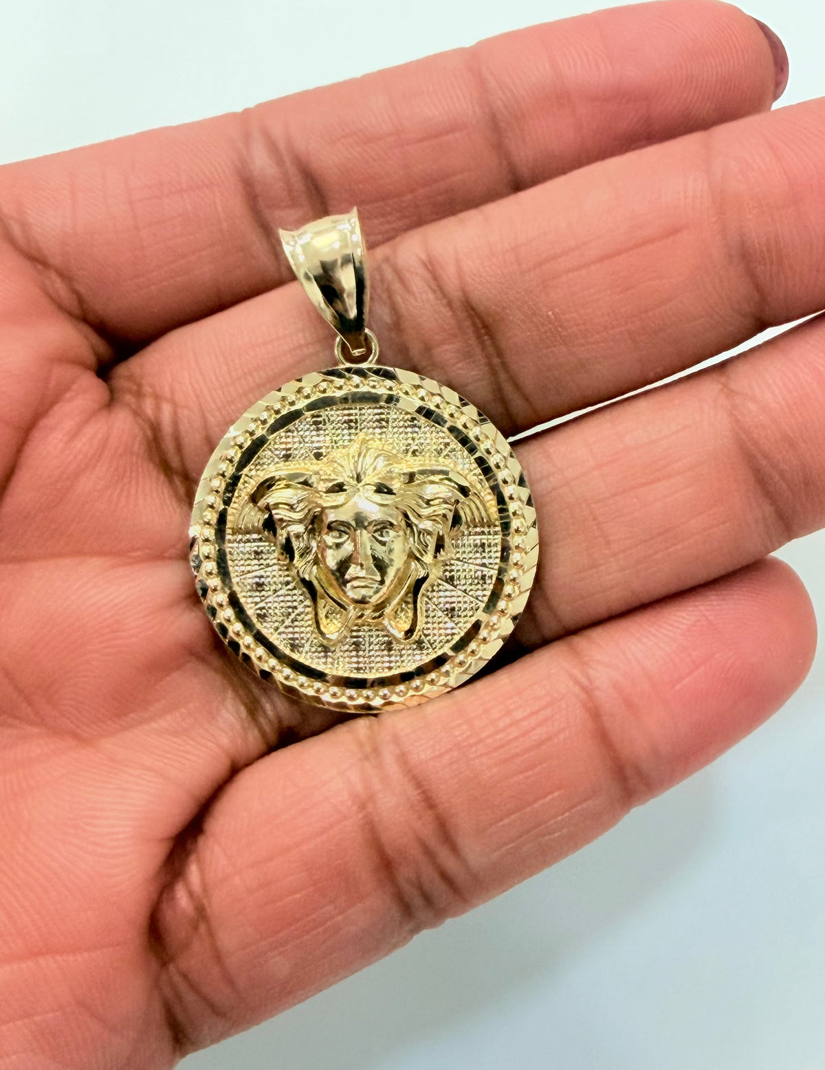 1862- NEW 14K Medusa Head Pendant (1.080") W.G