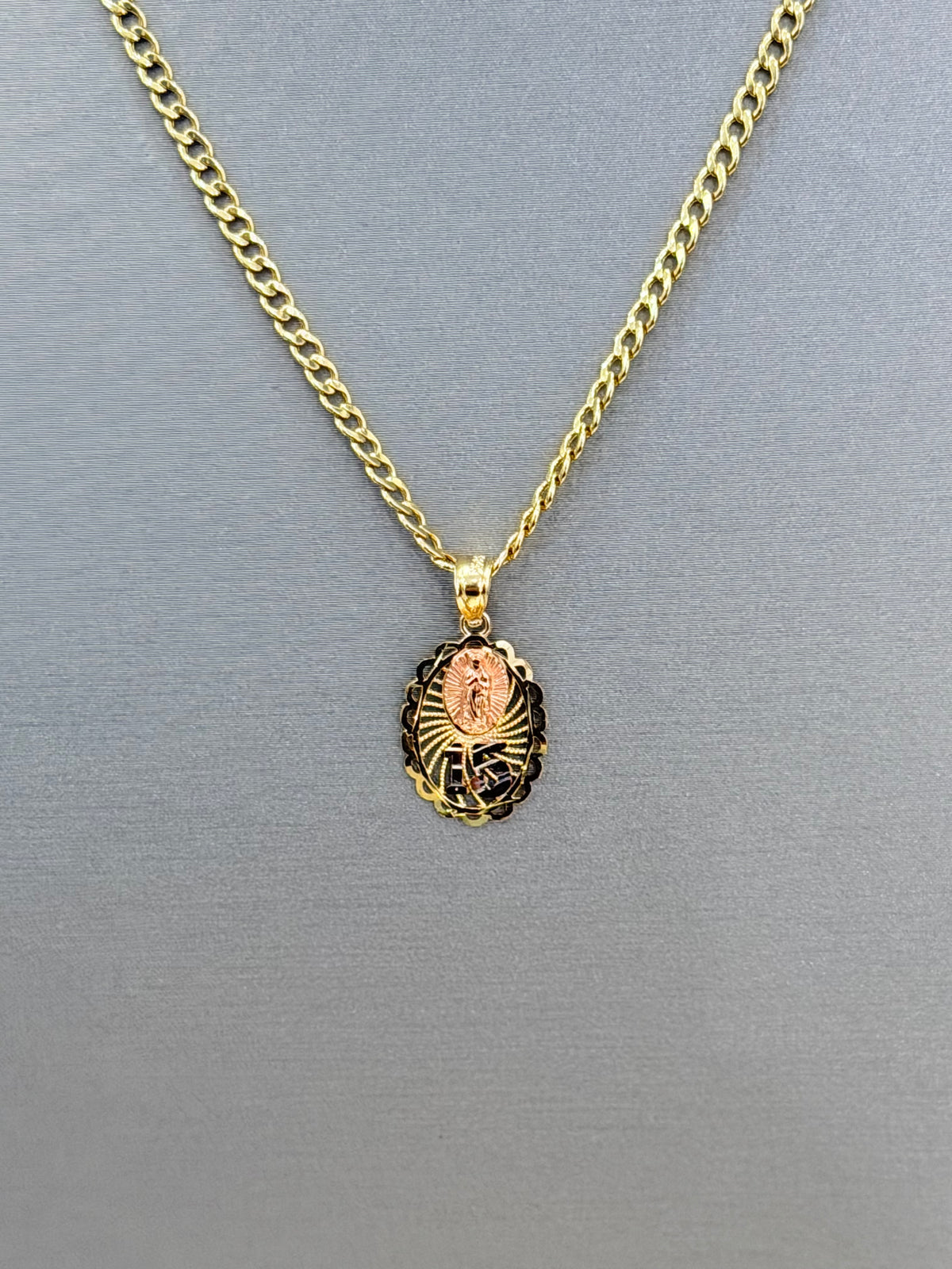 C80- SET 14K Hollow Miami Cuban Link Chain 18” (2.5mm) & 14K Quinceañera Tri Color Pendant W.G