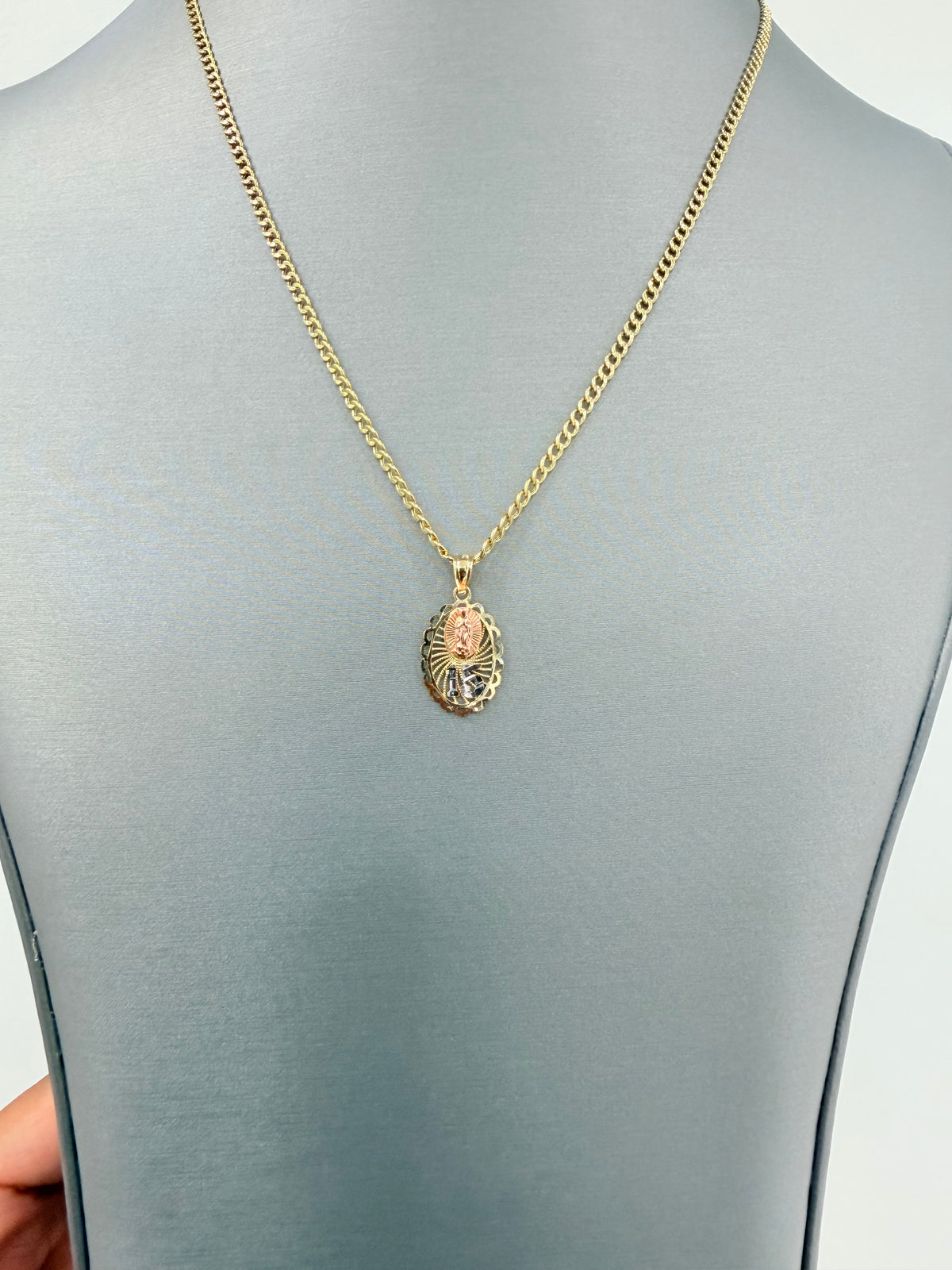 C80- SET 14K Hollow Miami Cuban Link Chain 18” (2.5mm) & 14K Quinceañera Tri Color Pendant W.G