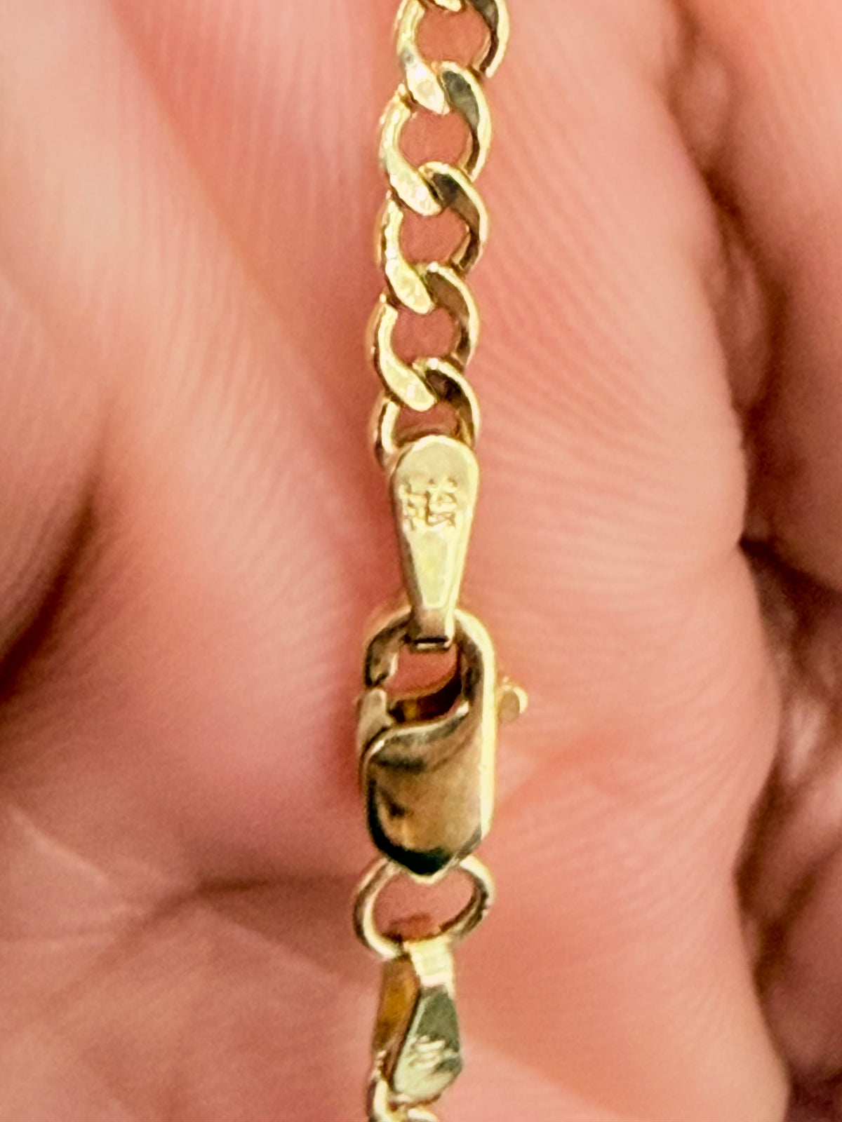 C80- SET 14K Hollow Miami Cuban Link Chain 18” (2.5mm) & 14K Quinceañera Tri Color Pendant W.G